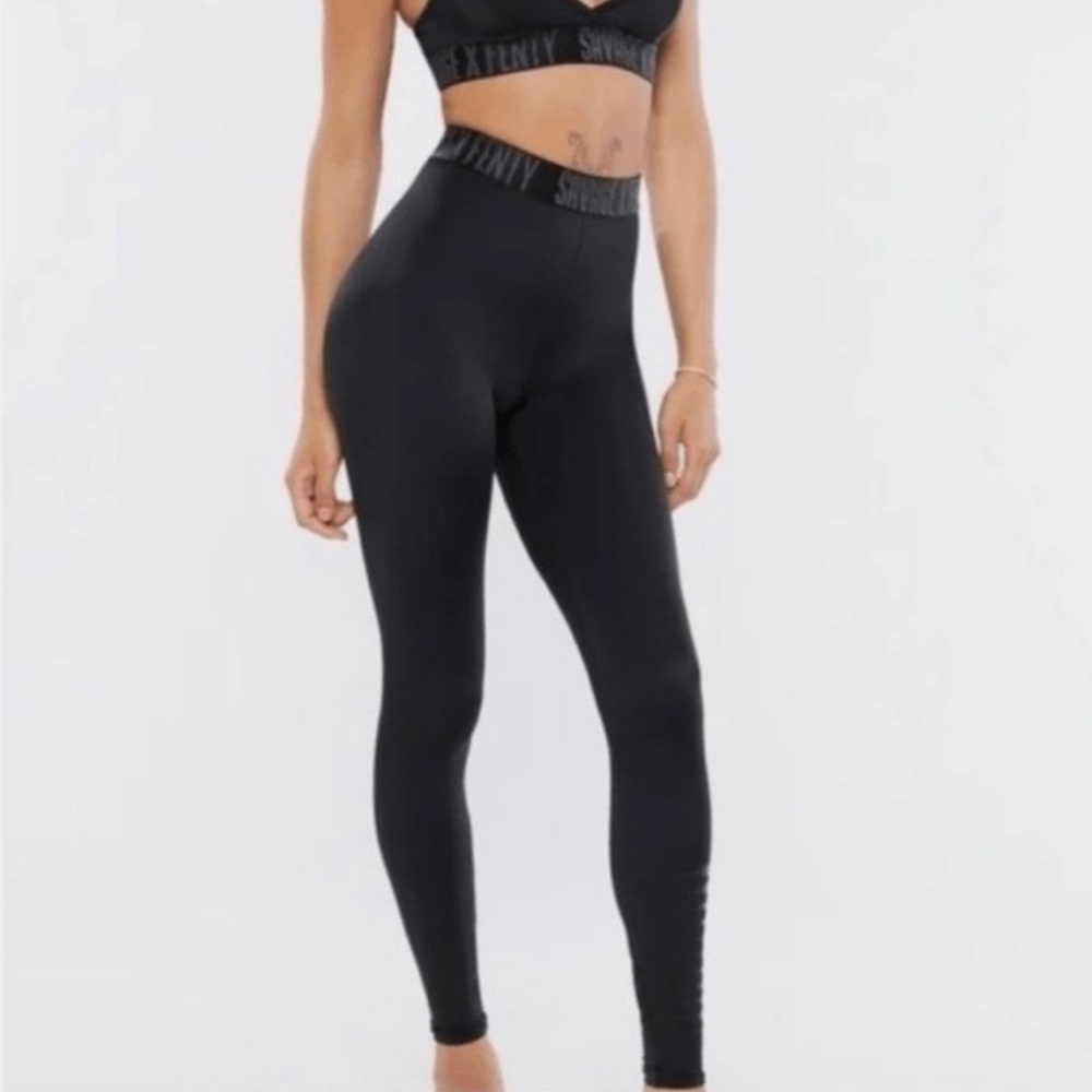 Savage x Fenty Forever Savage Legging Black Size Medium NWOT